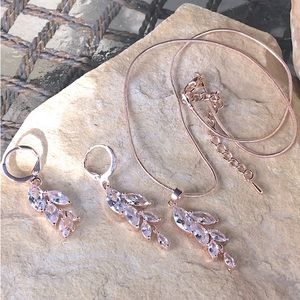 #815 Australian Made Crystal Floral Necklace & Earrings Set